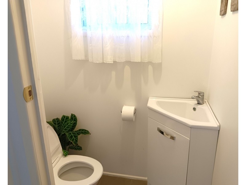 9 Perulpa Street, Coochiemudlo Island QLD 4184