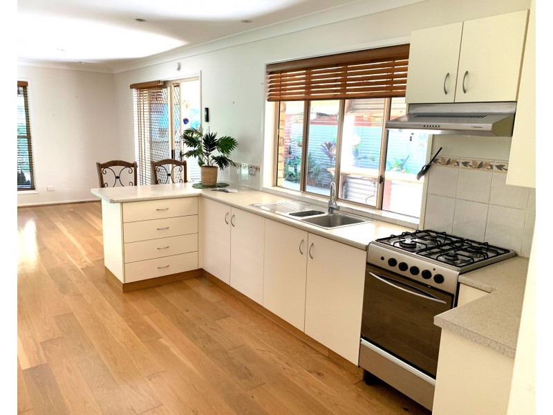 5 Moonah Street, Coochiemudlo Island QLD 4184