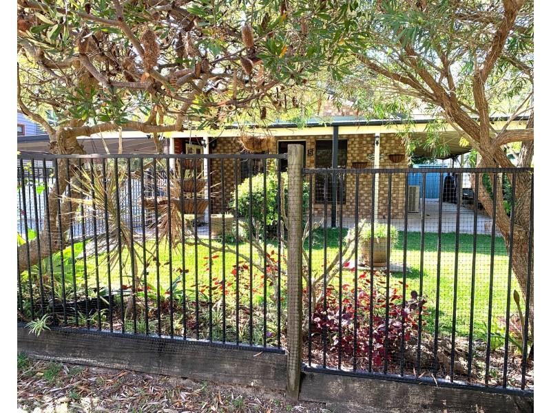 5 Moonah Street, Coochiemudlo Island QLD 4184