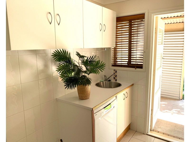 5 Moonah Street, Coochiemudlo Island QLD 4184