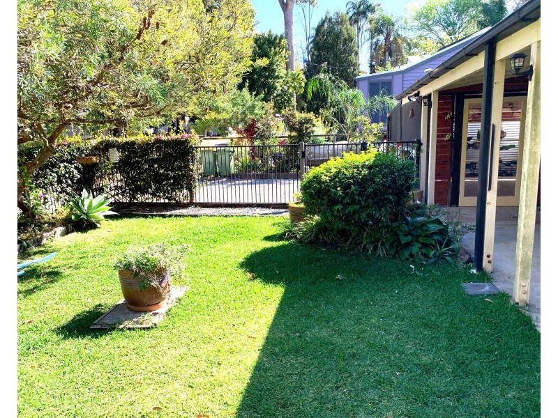 5 Moonah Street, Coochiemudlo Island QLD 4184