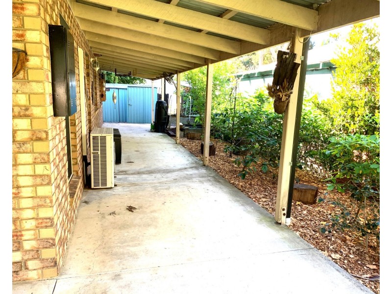 5 Moonah Street, Coochiemudlo Island QLD 4184