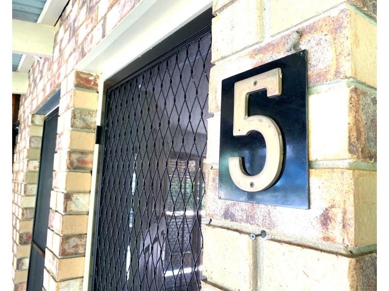 5 Moonah Street, Coochiemudlo Island QLD 4184