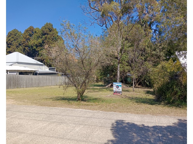 3 Carefree Street, Coochiemudlo Island QLD 4184