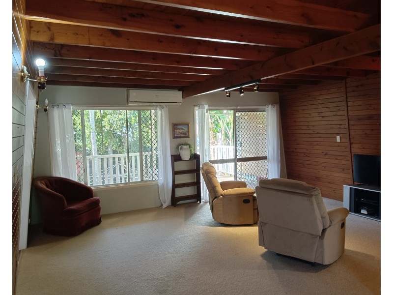 31 Phillips Street, Coochiemudlo Island QLD 4184