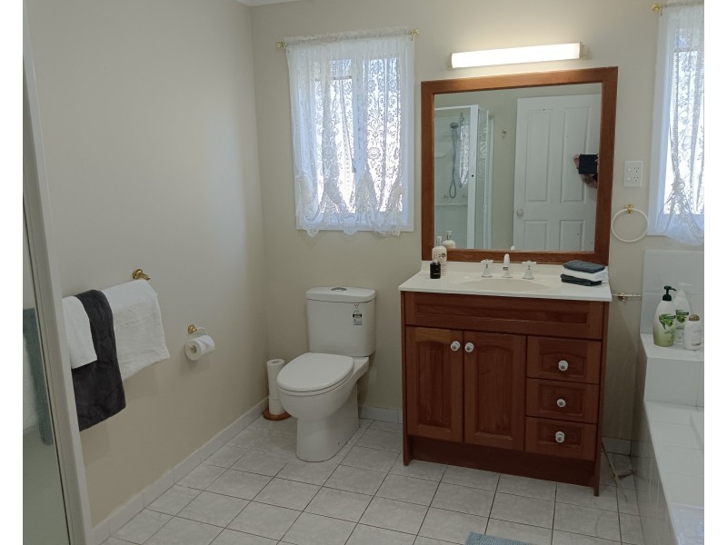 31 Phillips Street, Coochiemudlo Island QLD 4184