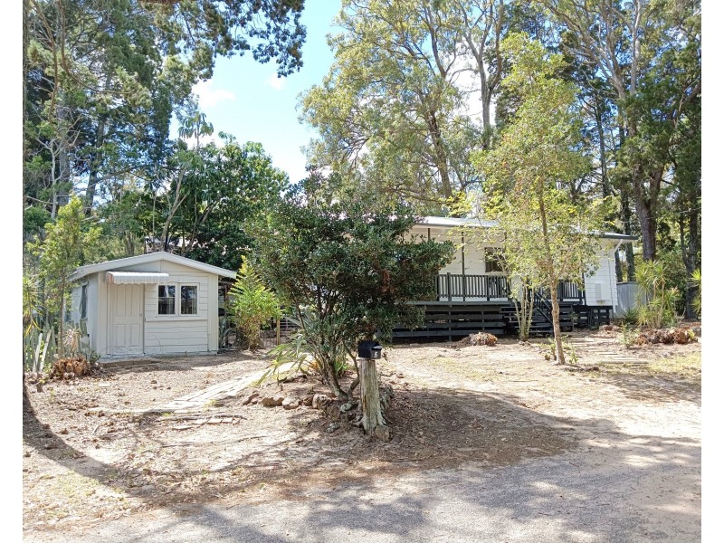 10 Moonah Street, Coochiemudlo Island QLD 4184