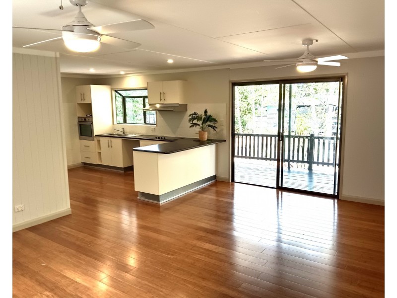 10 Moonah Street, Coochiemudlo Island QLD 4184