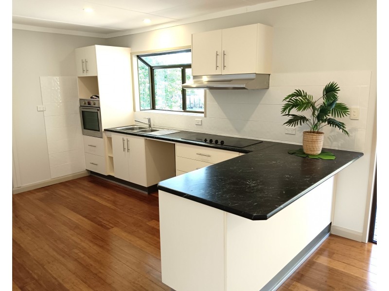 10 Moonah Street, Coochiemudlo Island QLD 4184