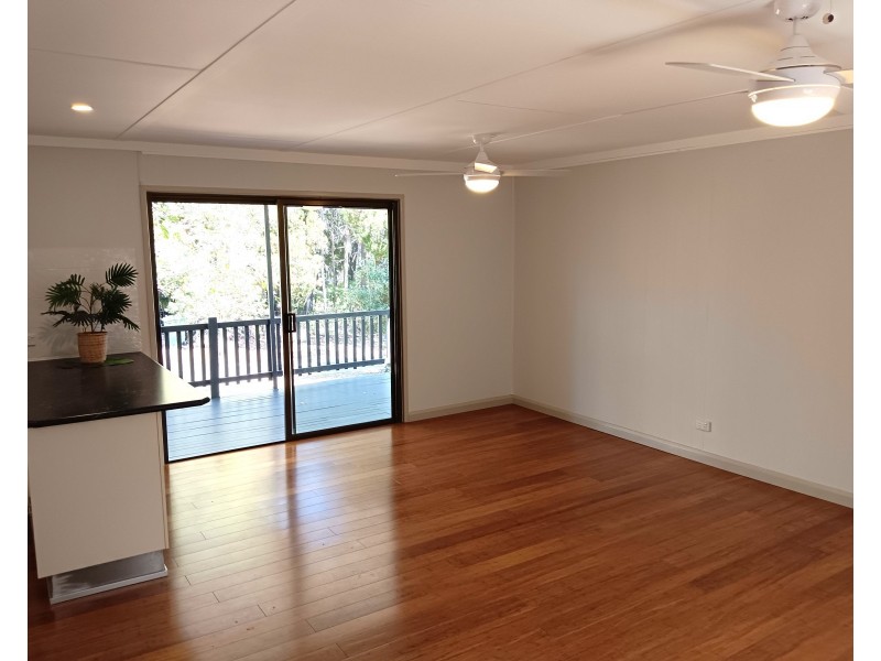 10 Moonah Street, Coochiemudlo Island QLD 4184