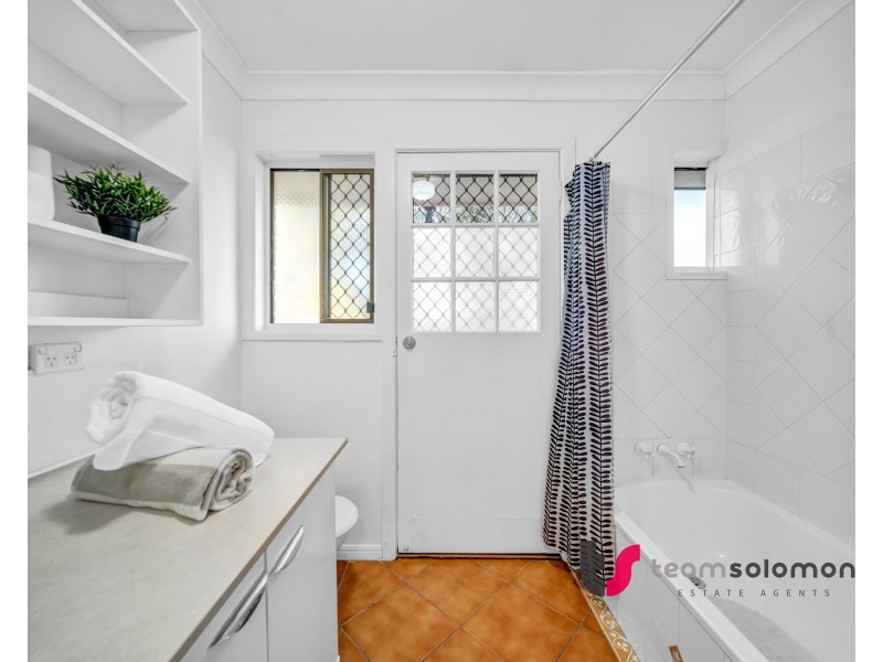 28 Boronia Street, Redland Bay QLD 4165