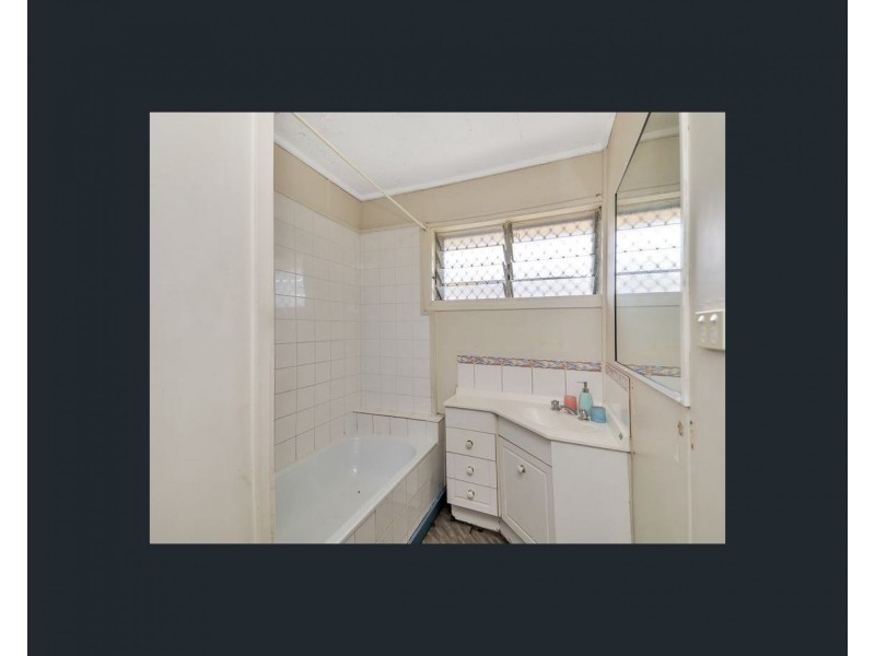 15 Maenporth Street, Leichhardt QLD 4305