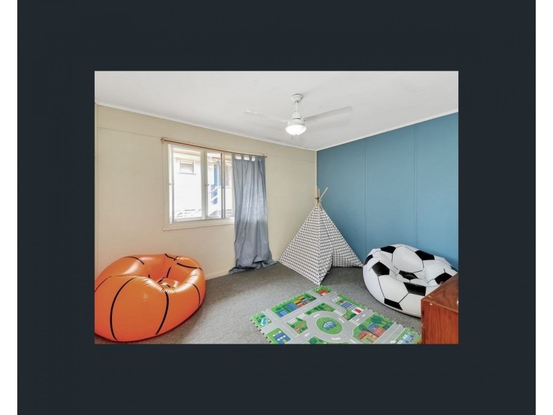 15 Maenporth Street, Leichhardt QLD 4305