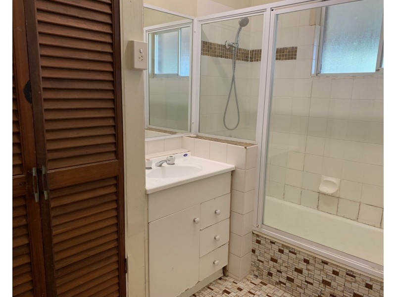 243 Bloomfield Street, Cleveland QLD 4163