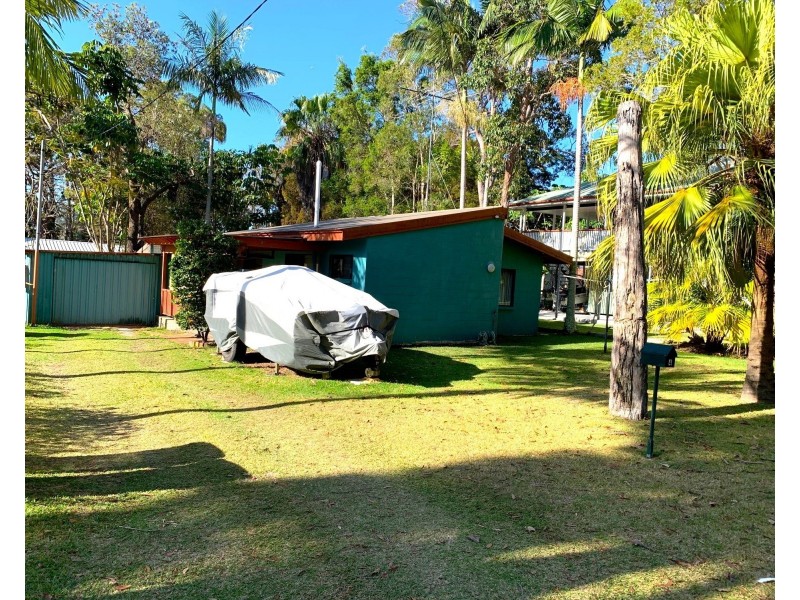 4 Ooyan Street, Coochiemudlo Island QLD 4184