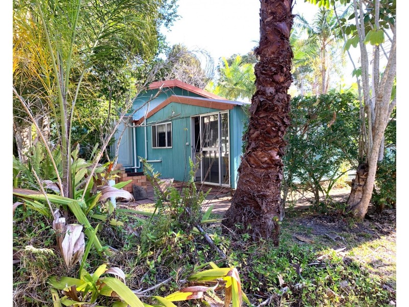 4 Ooyan Street, Coochiemudlo Island QLD 4184