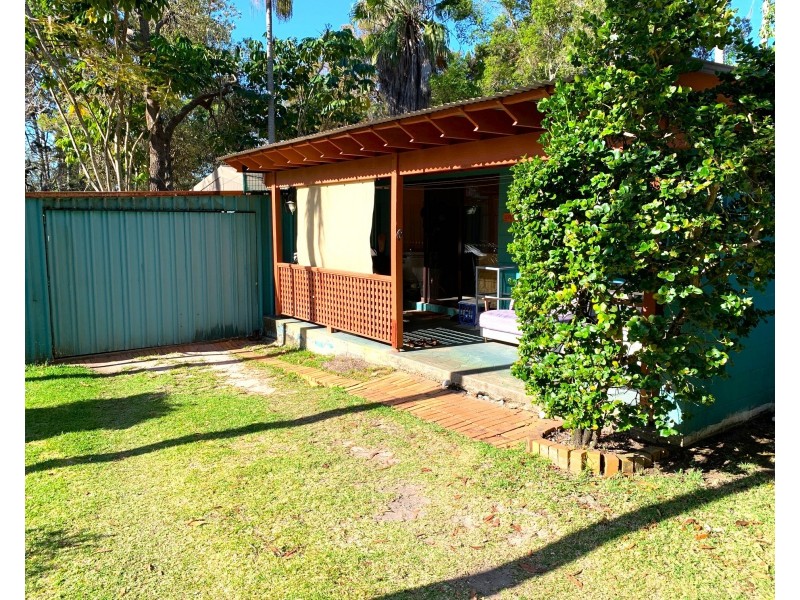 4 Ooyan Street, Coochiemudlo Island QLD 4184