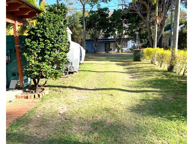 4 Ooyan Street, Coochiemudlo Island QLD 4184