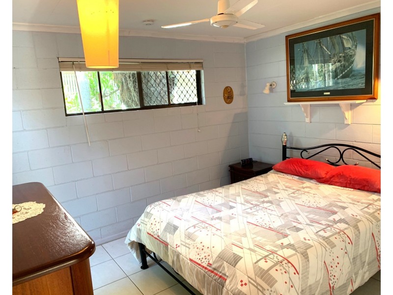 4 Ooyan Street, Coochiemudlo Island QLD 4184