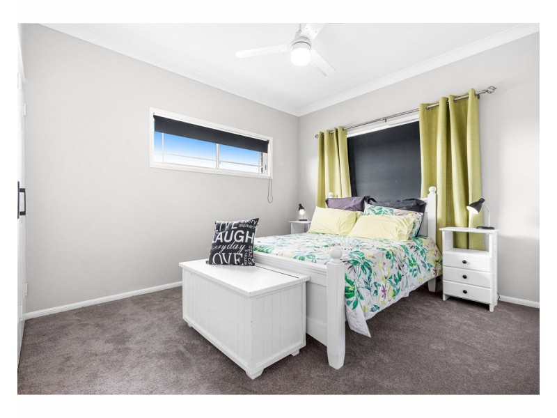 8 Major Court, Birkdale QLD 4159