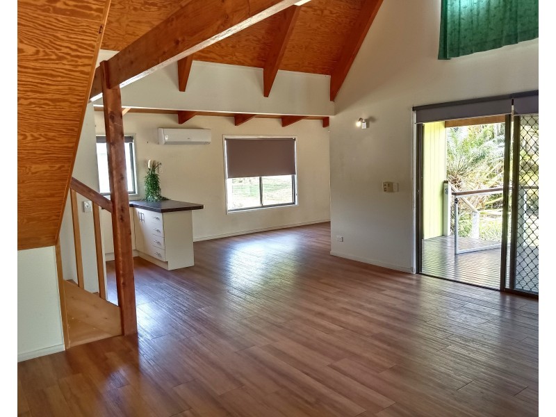 37 Phillips Street, Coochiemudlo Island QLD 4184