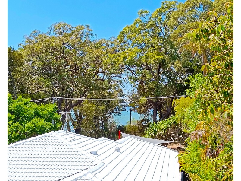 37 Phillips Street, Coochiemudlo Island QLD 4184