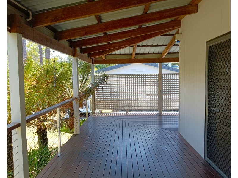 37 Phillips Street, Coochiemudlo Island QLD 4184