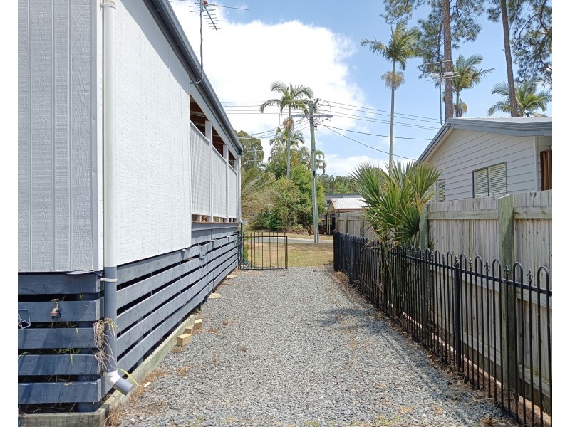 37 Phillips Street, Coochiemudlo Island QLD 4184