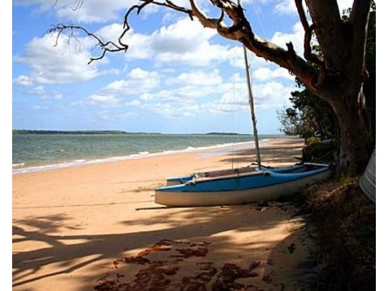 37 Phillips Street, Coochiemudlo Island QLD 4184