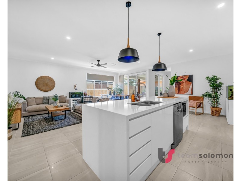 40 Woodside Way, Thornlands QLD 4164