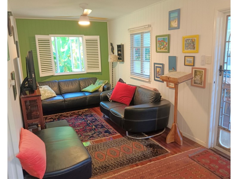 11 Welsby Street, Coochiemudlo Island QLD 4184