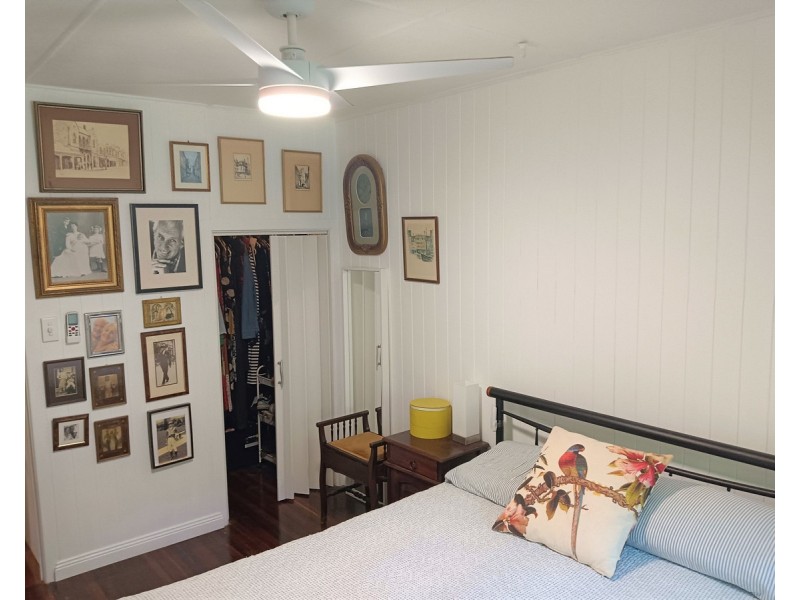 11 Welsby Street, Coochiemudlo Island QLD 4184