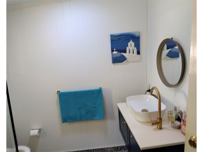 11 Welsby Street, Coochiemudlo Island QLD 4184