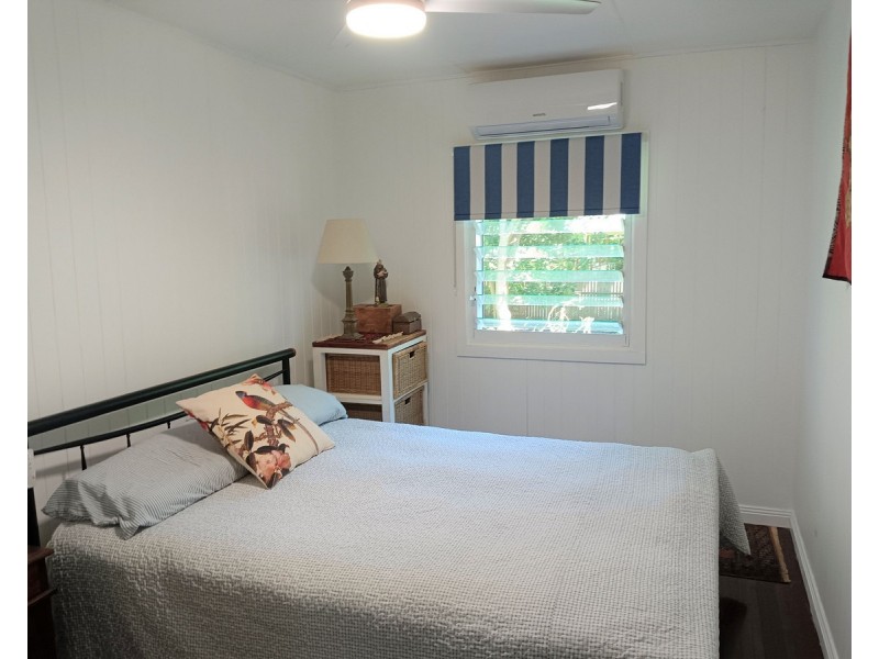 11 Welsby Street, Coochiemudlo Island QLD 4184