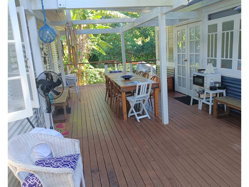 11 Welsby Street, Coochiemudlo Island QLD 4184