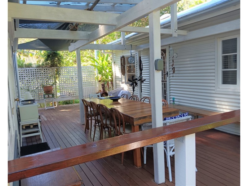 11 Welsby Street, Coochiemudlo Island QLD 4184