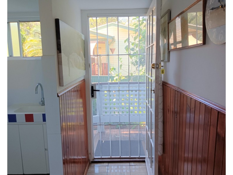 11 Welsby Street, Coochiemudlo Island QLD 4184