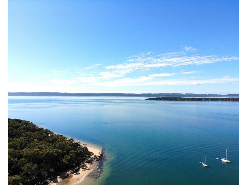 11 Welsby Street, Coochiemudlo Island QLD 4184