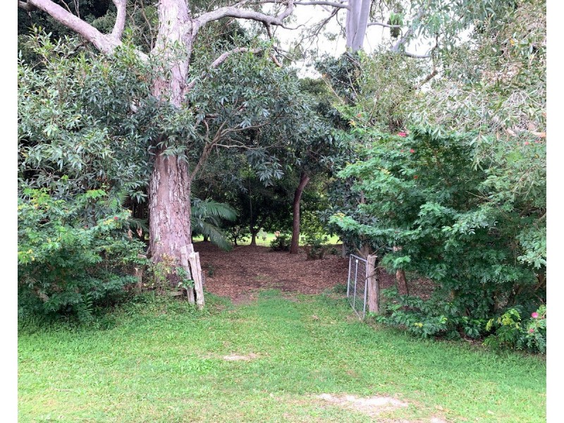 22-24 Mooroondu Street, Coochiemudlo Island QLD 4184