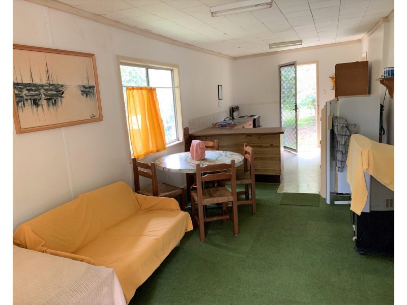 22-24 Mooroondu Street, Coochiemudlo Island QLD 4184