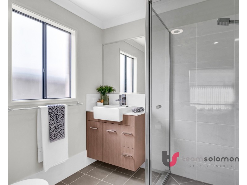 2/13 Yeo Street, Victoria Point QLD 4165