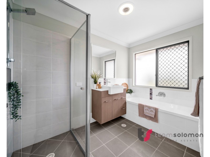2/13 Yeo Street, Victoria Point QLD 4165