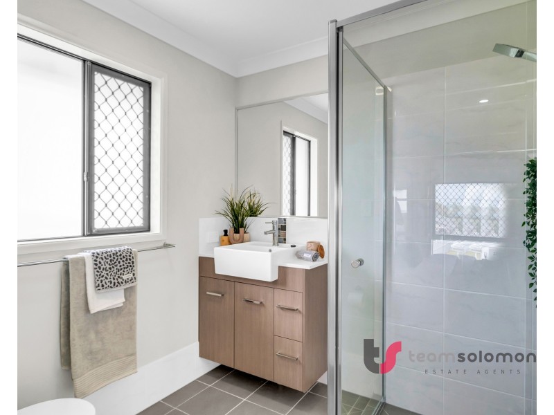 2/13 Yeo Street, Victoria Point QLD 4165