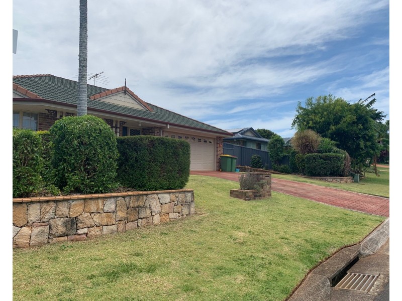 8 Courtney Place, Redland Bay QLD 4165