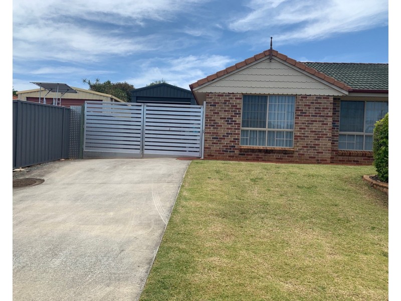 8 Courtney Place, Redland Bay QLD 4165