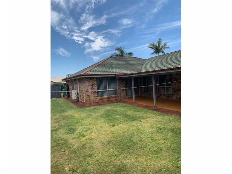 8 Courtney Place, Redland Bay QLD 4165