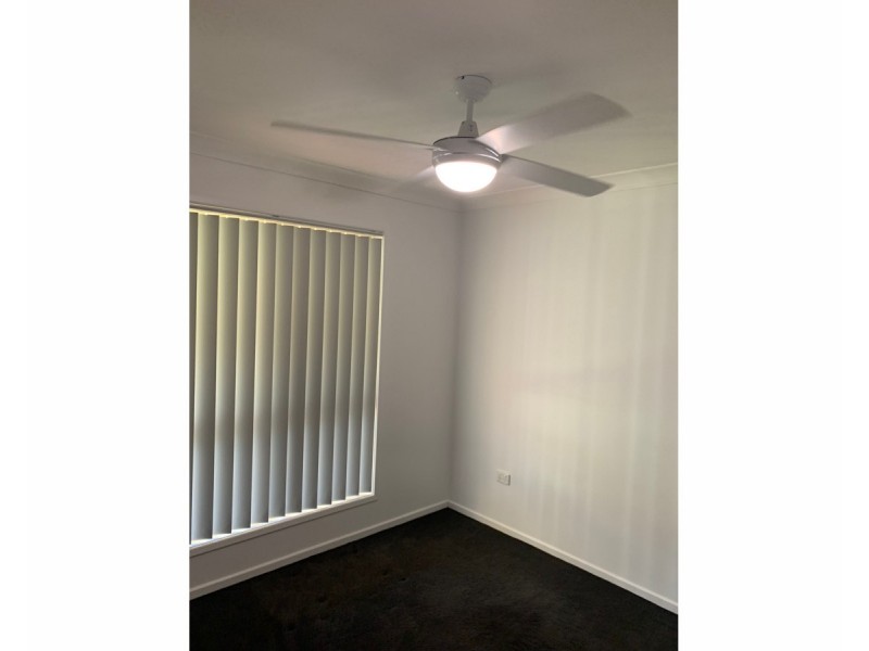 8 Courtney Place, Redland Bay QLD 4165