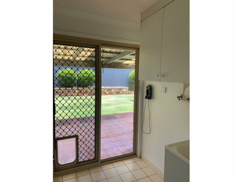 8 Courtney Place, Redland Bay QLD 4165