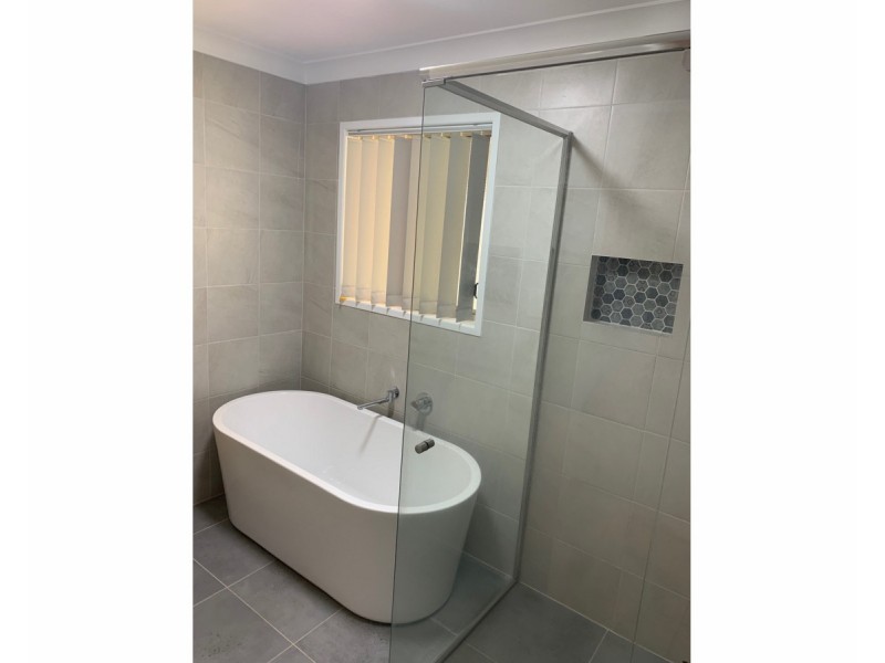 8 Courtney Place, Redland Bay QLD 4165