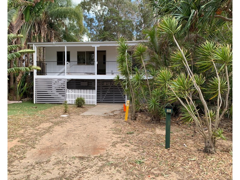 24 Victoria Parade, Coochiemudlo Island QLD 4184